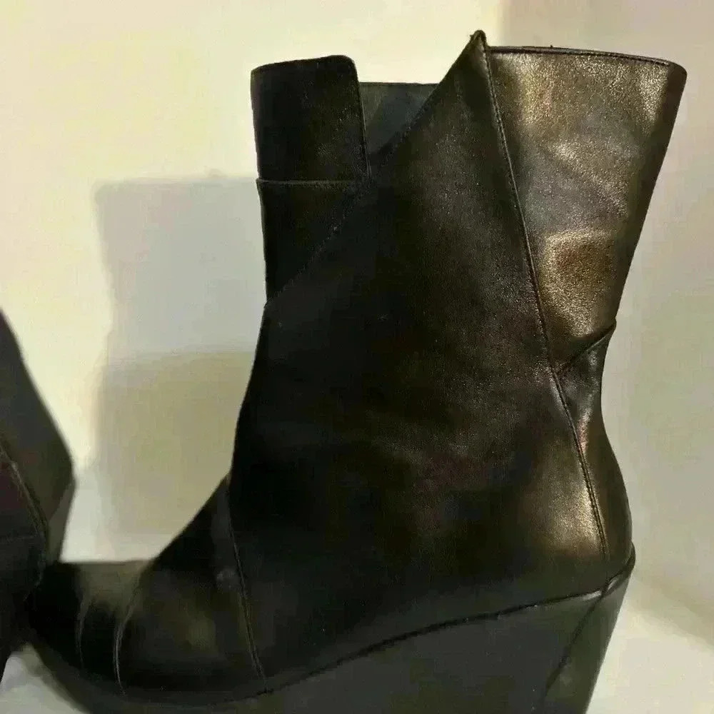 Brand new Noat Leather Wedge Heel Boots NWOT - Picture 4 of 10